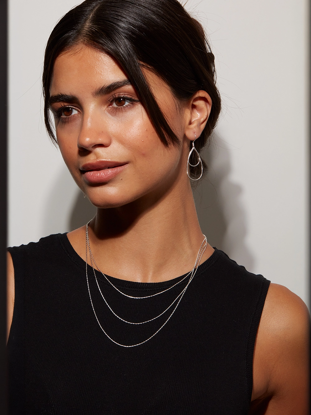 High-end jewelry and skin beauty retouching services.